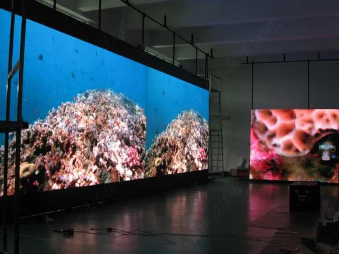 Hot Sale P4 Indoor Video Advertising LED Panel (512*512mm die-casting Aluminum)