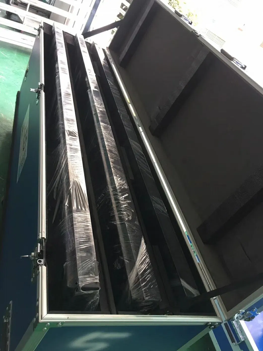 Indoor Advertising Screen P2 P2.5 P3 Full Color Poster LED Display