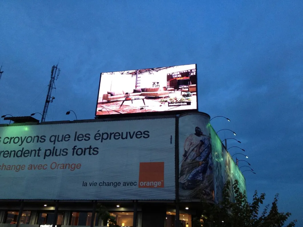 P15.625- 31.25mm Outdoor LED Media Facade Advertising Display