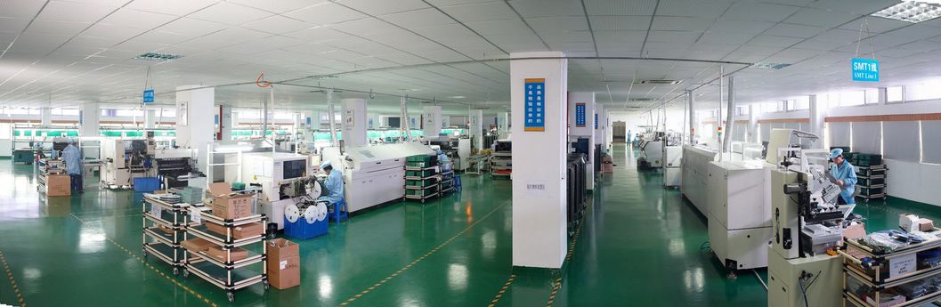 P15.625mm Outdoor Transparent LED Advertising Curtain Display