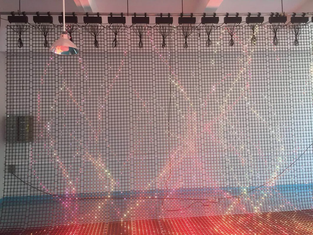 P37.5mm High Brightness Outdoor Flexible LED Curtain Display Screen