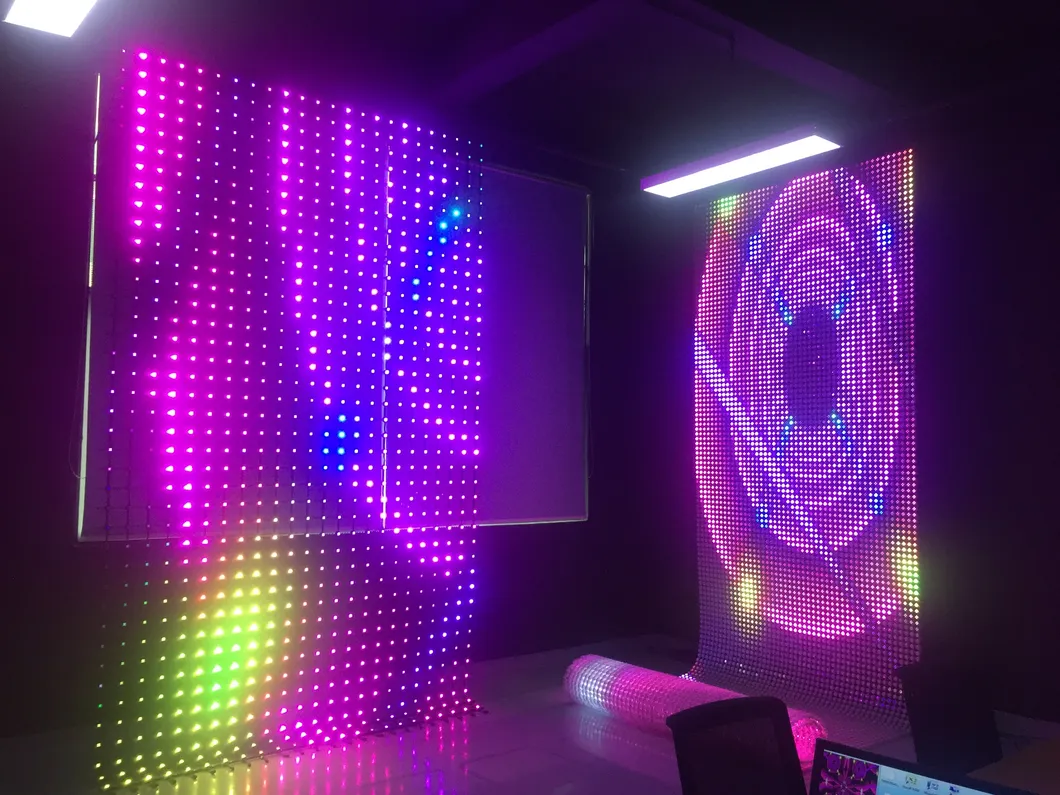 P37.5mm High Brightness Outdoor Flexible LED Curtain Display Screen